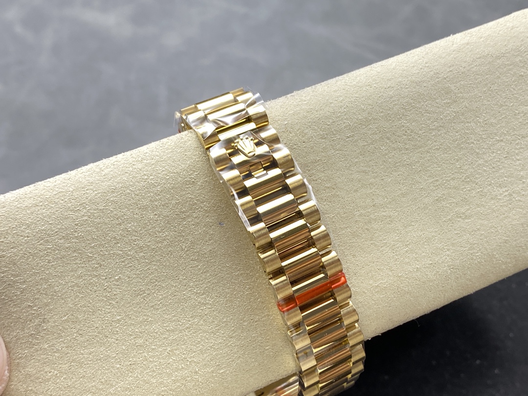 Rolex Day Date 18038 Yellow Gold Tigers Eye Watch