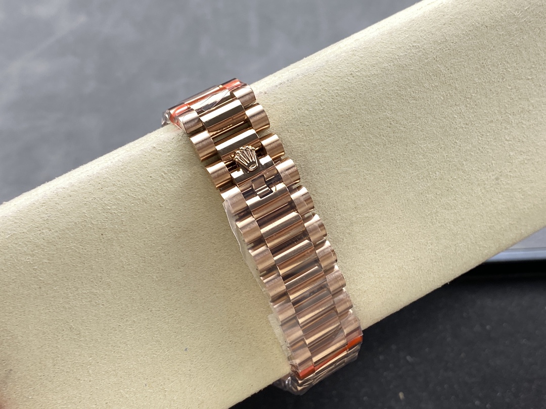 Rolex Day Date Oyster 36 mm Everose Gold Diamonds Bezel M128345RBR 0068