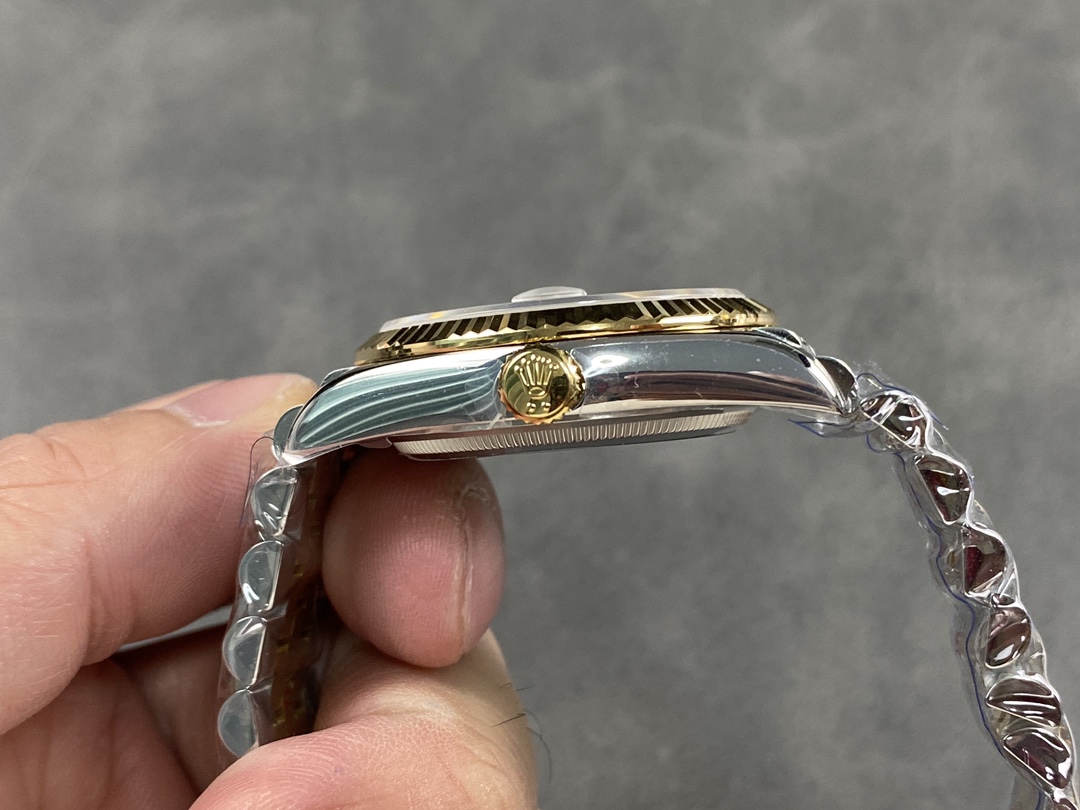 Rolex Datejust 126233 White Roman Dial Fluted Bezel 36MM Unisex Replica Watch