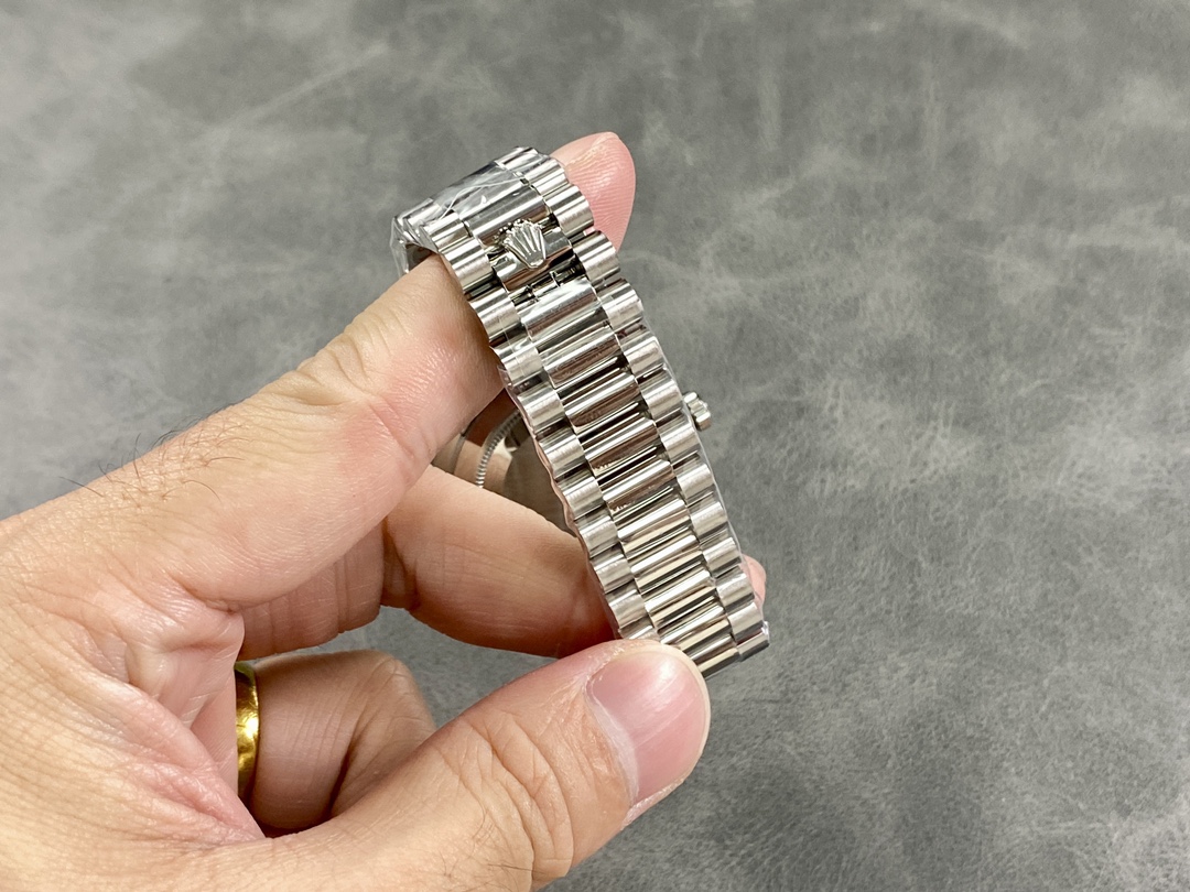 Rolex Day Date President Blue Arabic Dial Dial M228206 0025 Men's Watch