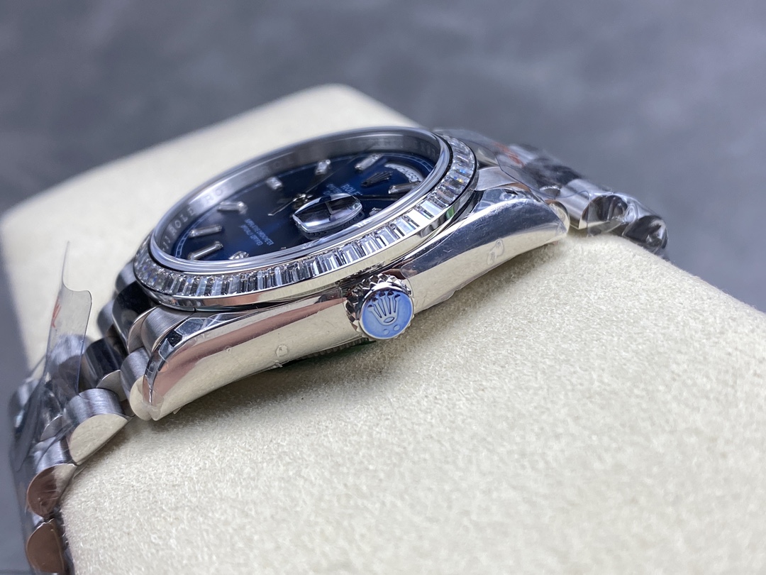 Rolex Day Date 36mm Bright Blue Diamond-Set Dial Diamond-Set Bezel m128396tbr 0024