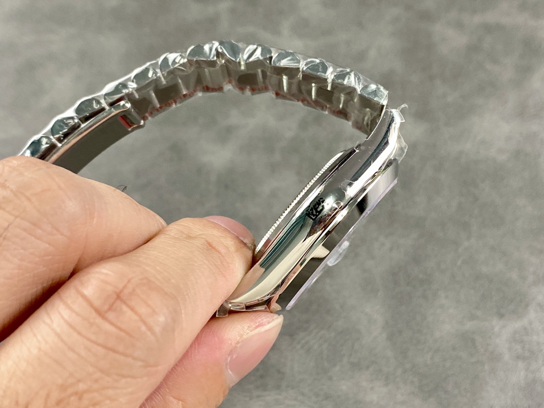 Rolex Day Date President Blue Arabic Dial Dial M228206 0025 Men's Watch