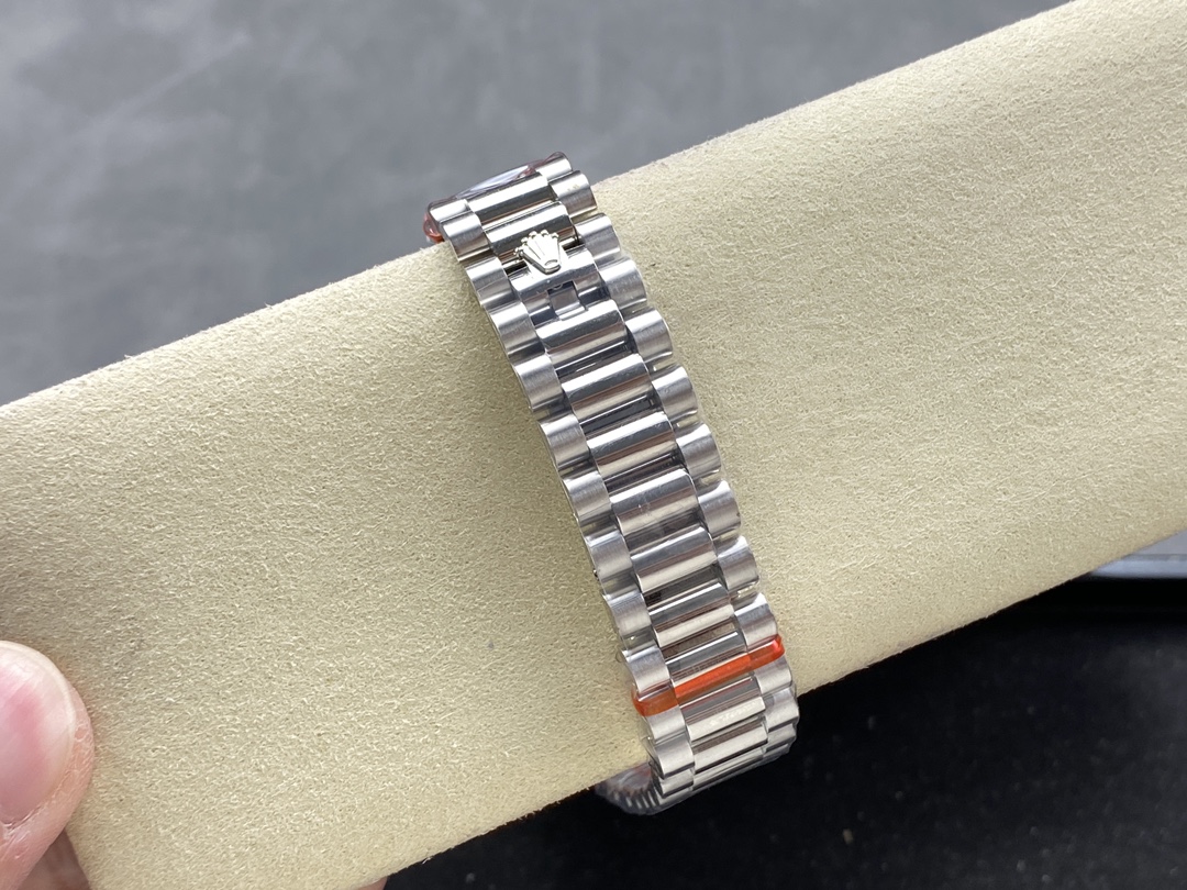 Rolex Day-Date 128239 0005 White Gold Silver Index Dial 36MM Unisex Replica Watch