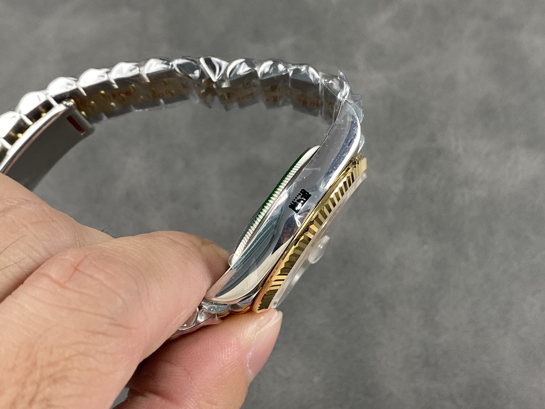 Rolex Datejust 126233 White Roman Dial Fluted Bezel 36MM Unisex Replica Watch