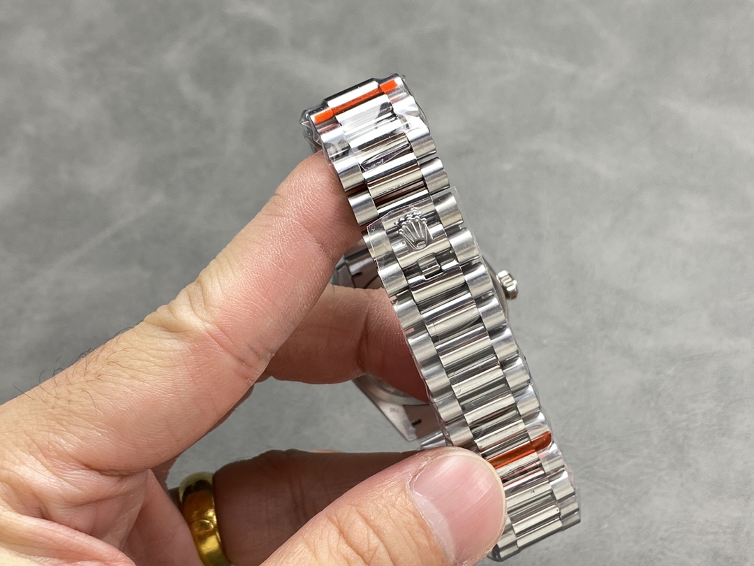 Rolex Day Date 36 36mm Bright Blue Diamond-Set Dial Fluted Bezel Presi m128236 0023