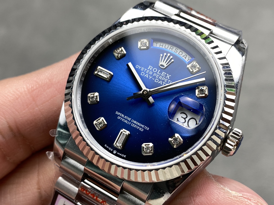 Rolex Day-Date 128239 Blue Ombre Diamond Dial 36MM Unisex Replica Watch