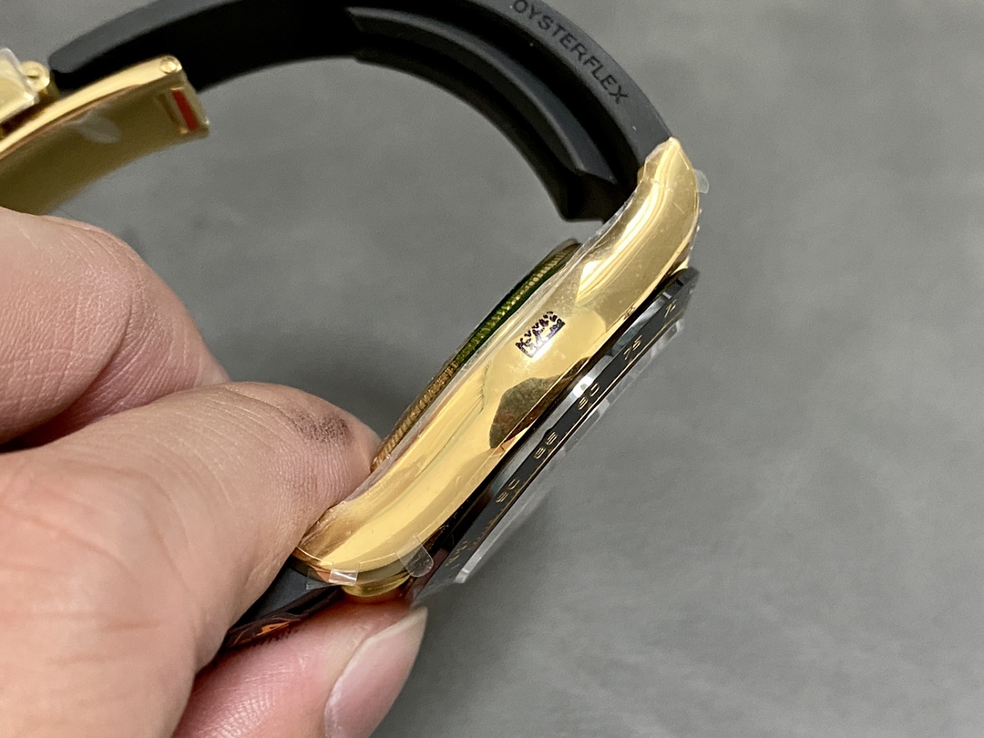 Rolex Daytona 116518LN Black Dial Yellow Gold 40mm Mens Replica Watch