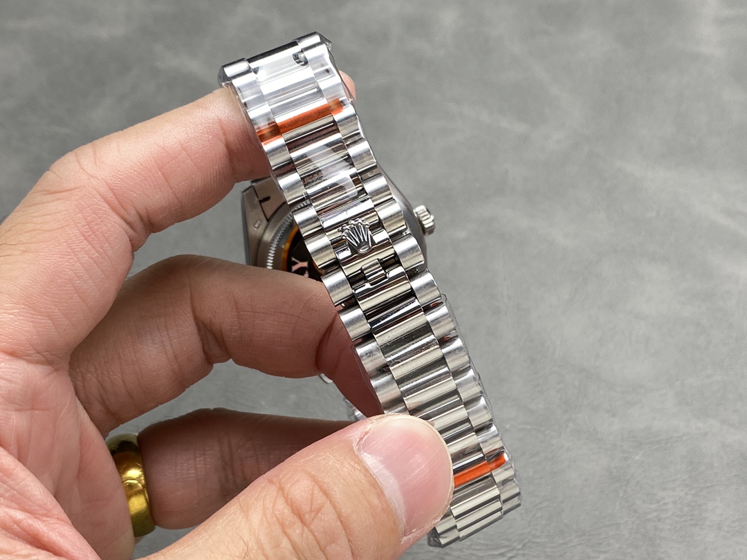 Rolex Day Date 36 White Dial Fluted Bezel White Gold m128239 0059 President Watch