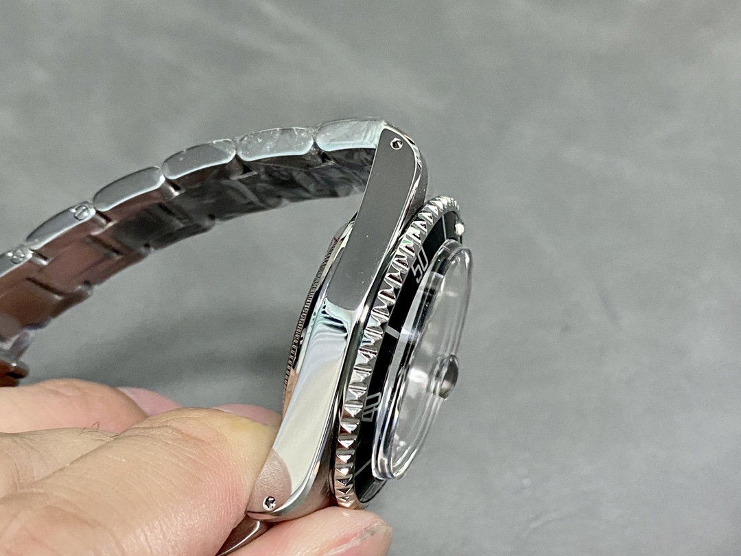 Rolex Submariner 1680 Stainless Steel Case Black Dial 40mm Mens Replica Watch