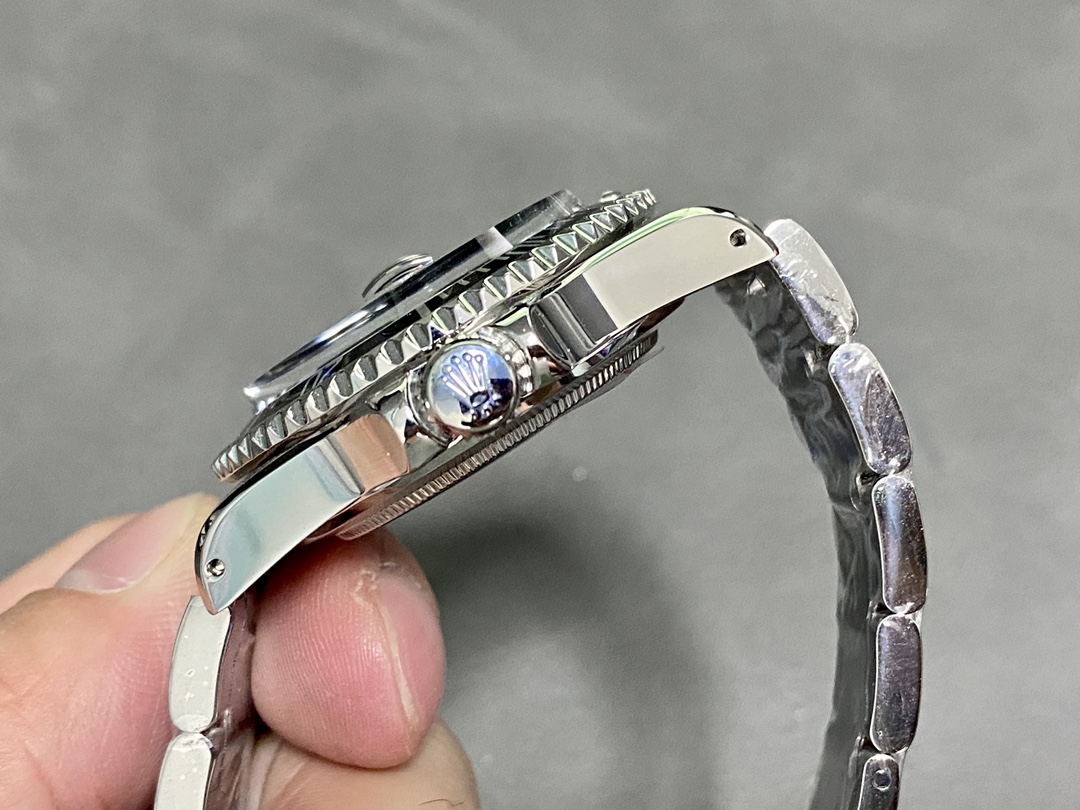 Rolex Submariner 1680 Stainless Steel Case Black Dial 40mm Mens Replica Watch