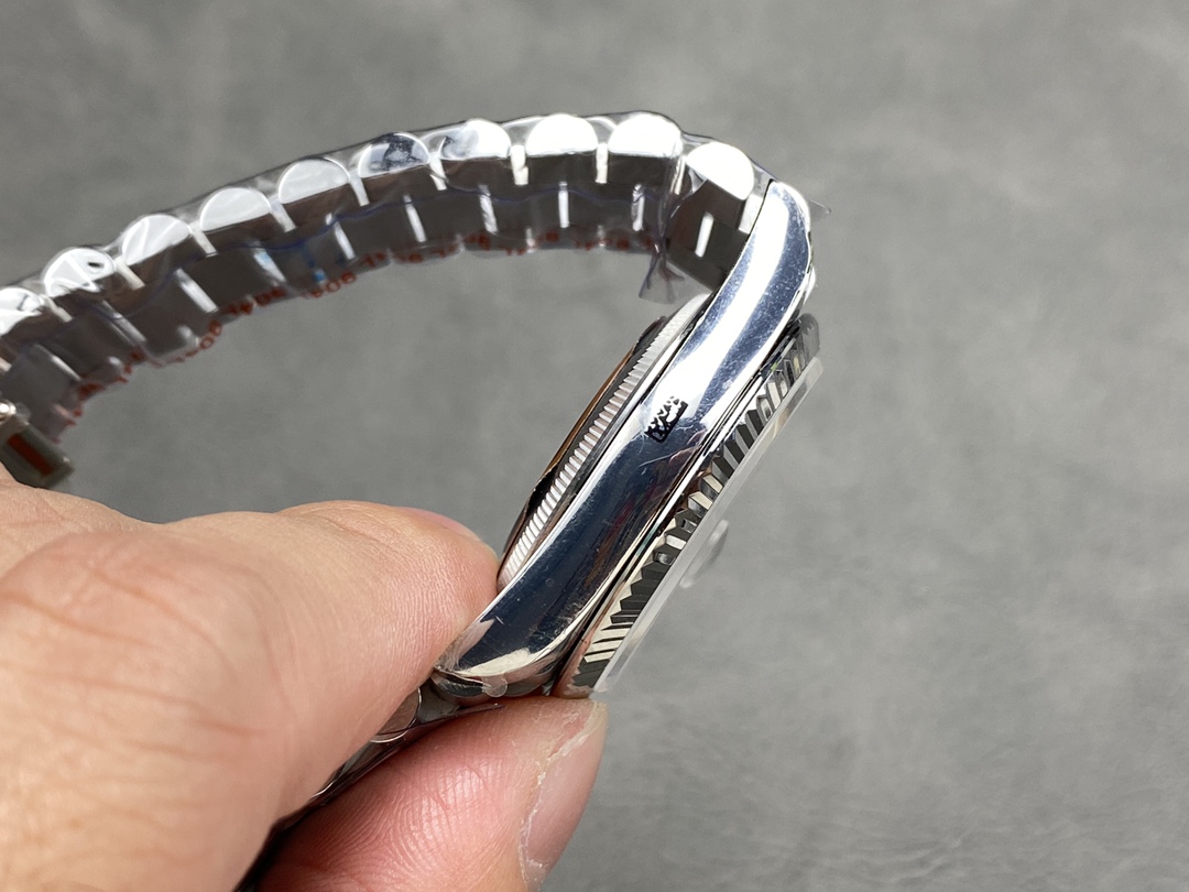 Rolex Day Date 36 White Dial Fluted Bezel White Gold m128239 0059 President Watch