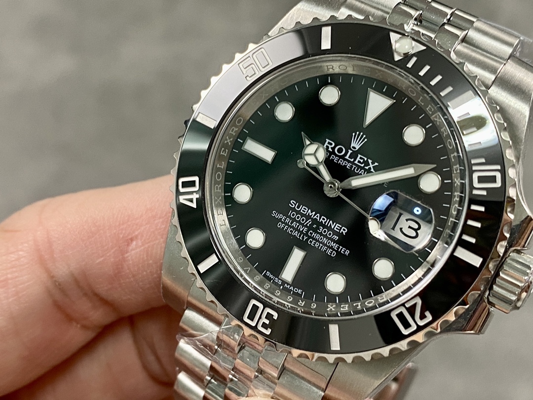 Rolex Submariner 41 Black Dial Fluted Bezel Jubilee 126610LN Men's Watch