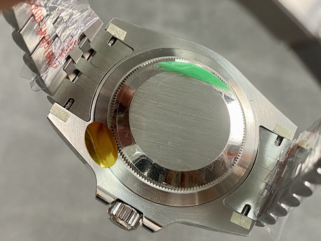 Rolex Submariner 41 Black Dial Fluted Bezel Jubilee 126610LN Men's Watch