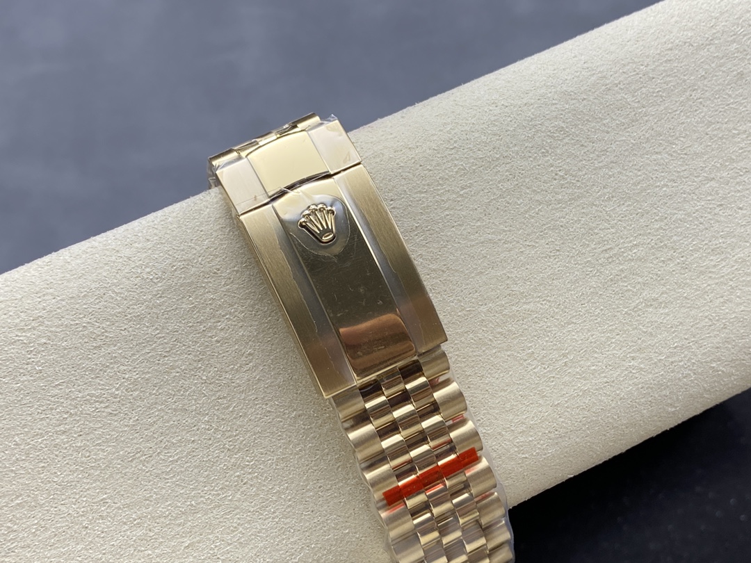 Rolex Sky Dweller 42mm18 kt Yellow Gold Black Dial m336938 0005