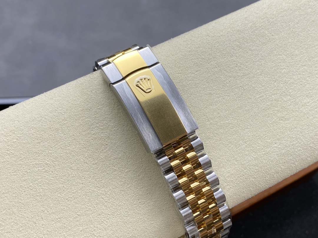 Rolex Datejust 126333 0018 41mm White Mother of Pearl Diamond Dial Men's Watch