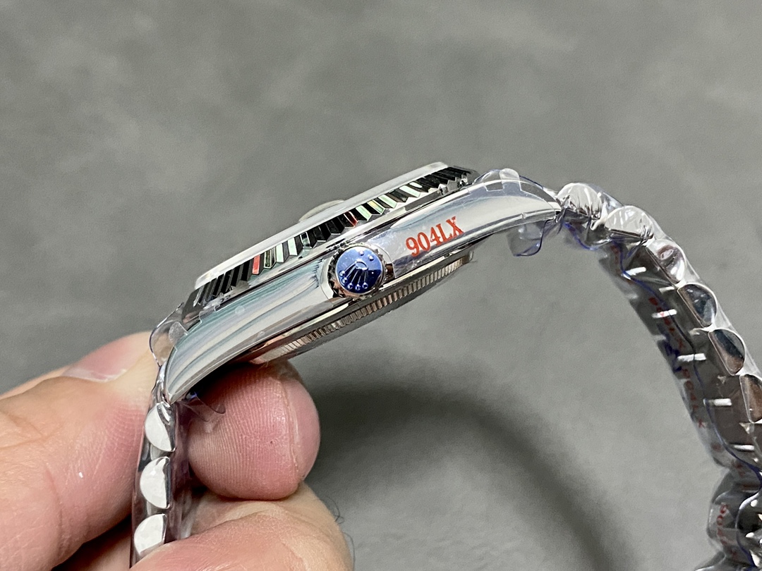 Rolex Day Date 40 Platinum Black Dial M228236 0003 Men's Watch