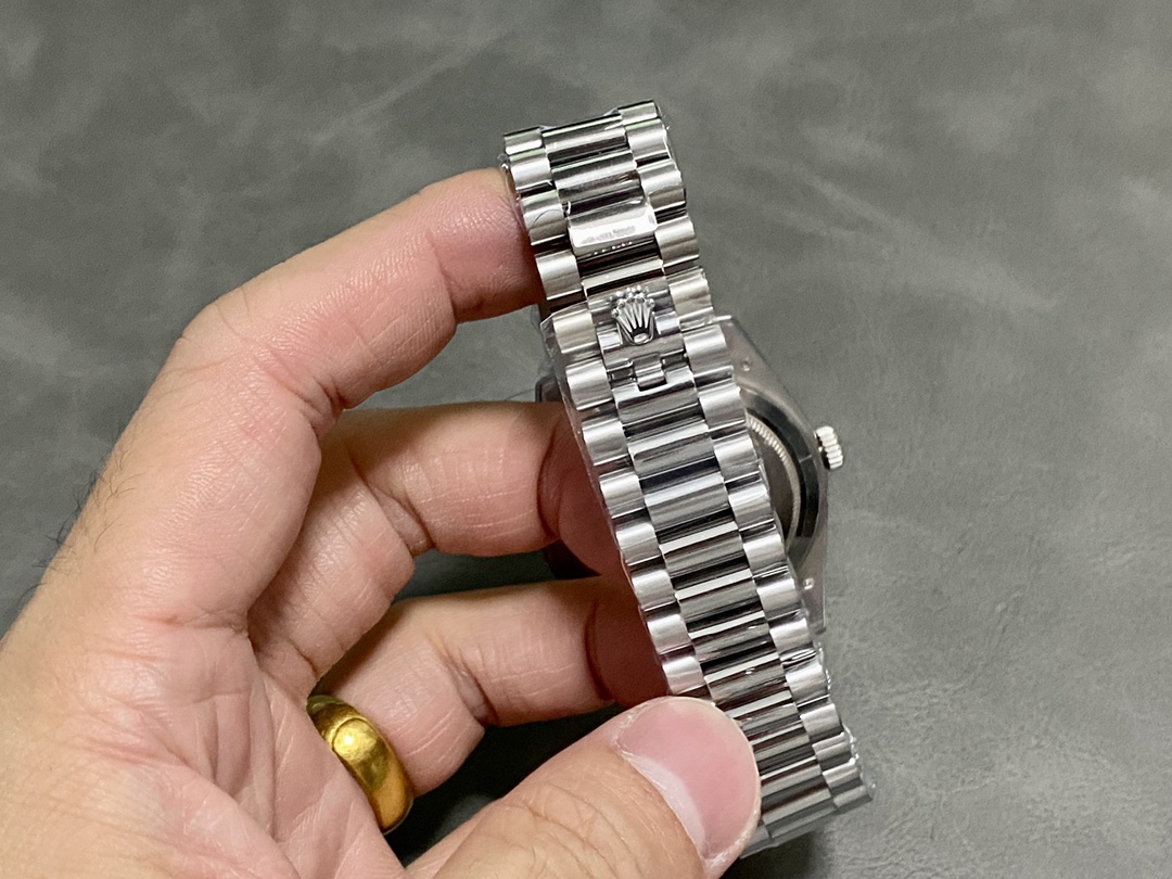 Rolex Day Date 40 Platinum Black Dial M228236 0003 Men's Watch