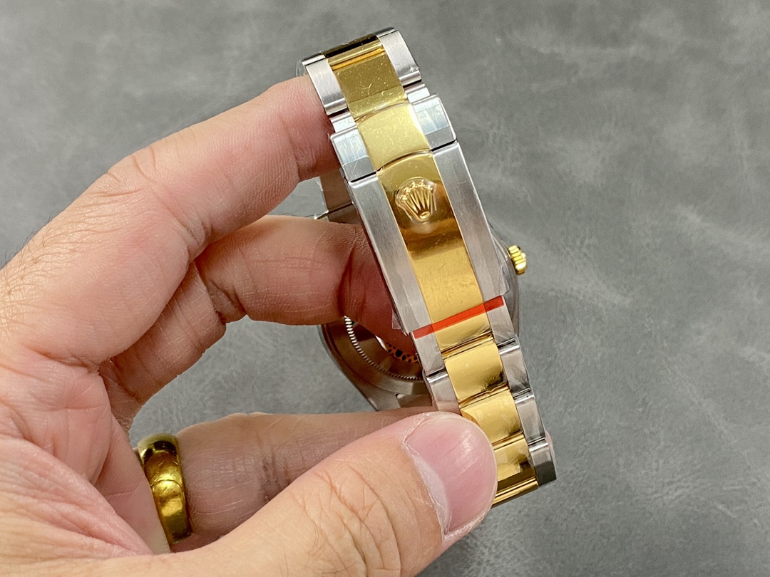 Rolex Datejust 126233 White MOP Diamond Dial 36MM Unisex Replica Watch