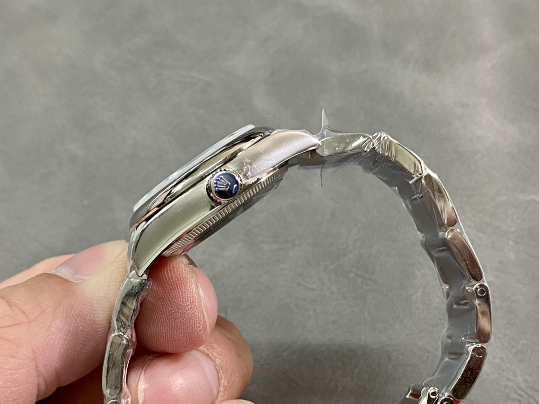 Rolex Oyster Perpetual 31 Turquoise Blue Dial 277200 0007 Women's Watch