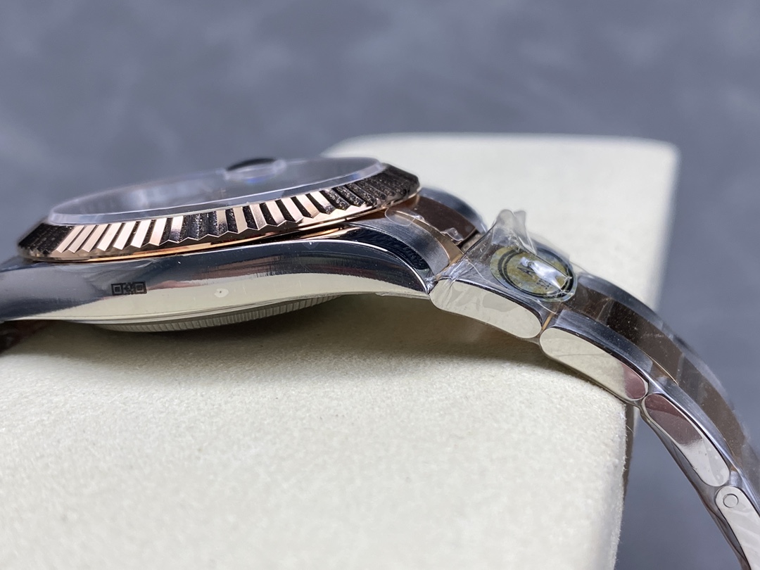 Rolex Datejust 41 Everose Gold Black Dial Oyster Bracelet 126331