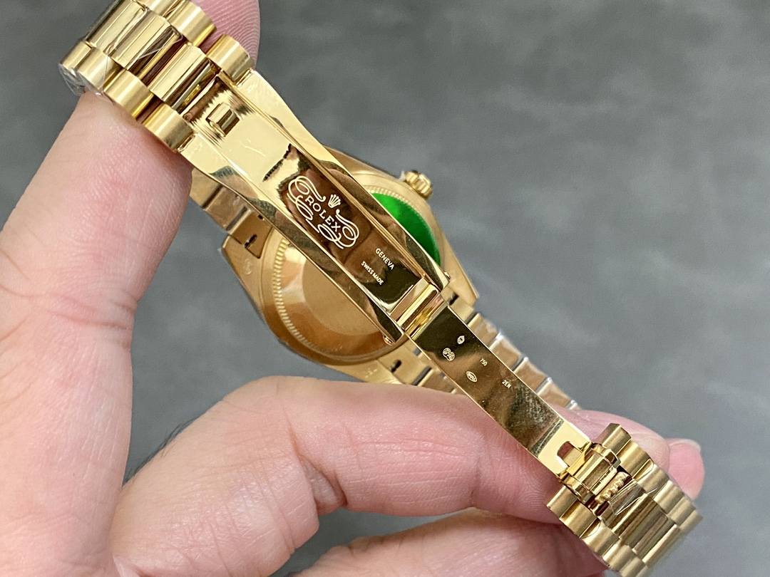 Rolex Datejust 31 Silver VI Daimond Dial 18k Yellow Gold Watch 178248