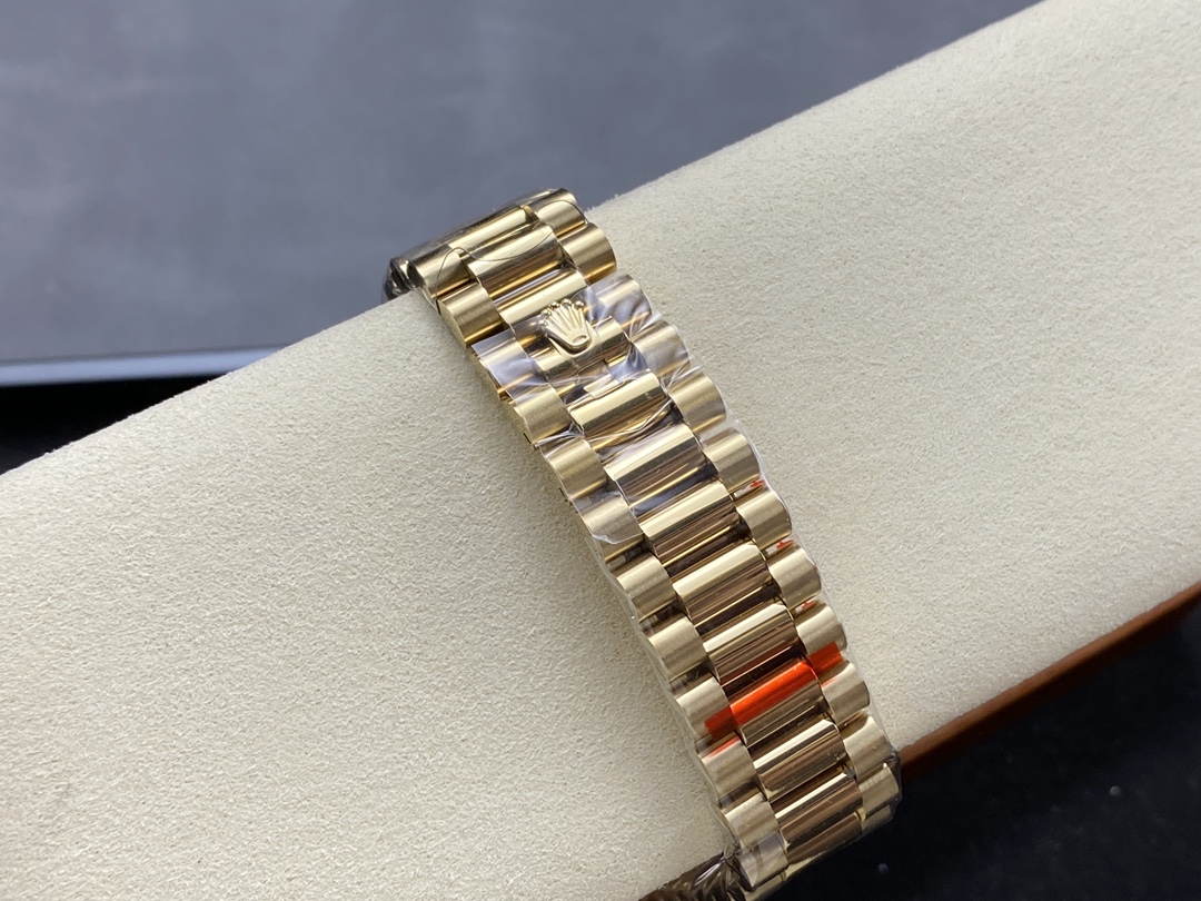 Rolex Day-Date 228348RBR Champagne Diamond Dial Diamond Bezel 40mm Mens Replica Watch