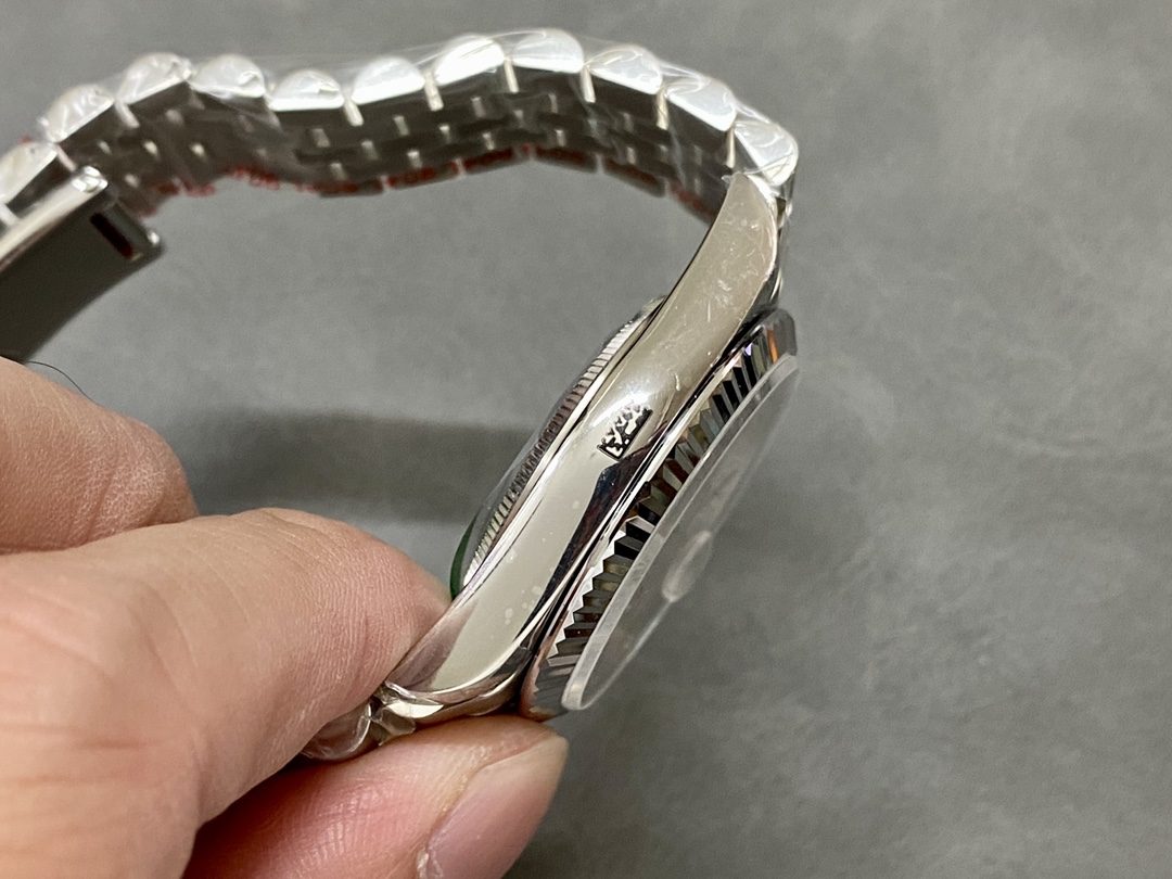 Rolex Datejust 126234 White Mother of Pearl Diamonds Dial 36MM Unisex Replica Watch