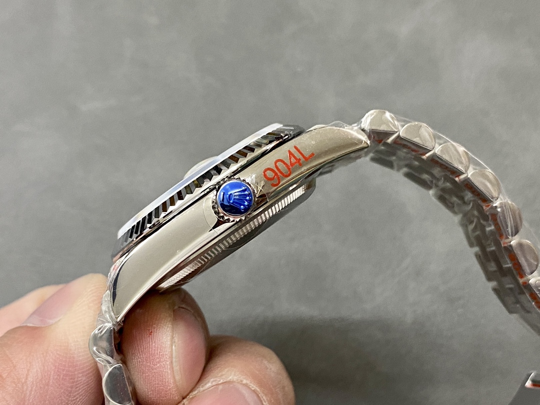 Rolex Datejust 126234 White Mother of Pearl Diamonds Dial 36MM Unisex Replica Watch