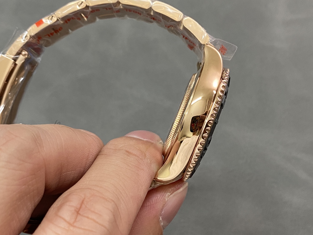 Rolex Yacht Master 37mm Black Dial Oyster Bracelet m268655 Watch