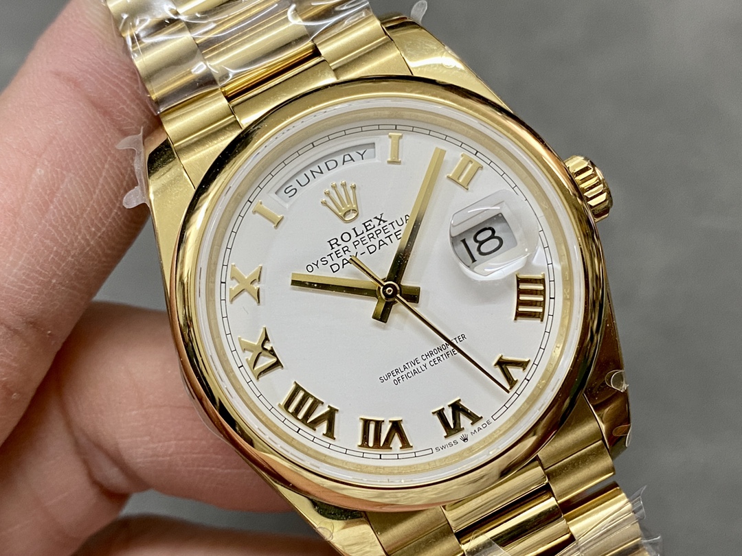 Rolex Day-Date 118208 Yellow Gold White Dial Roman Numeral 36mm Unisex Replica Watch