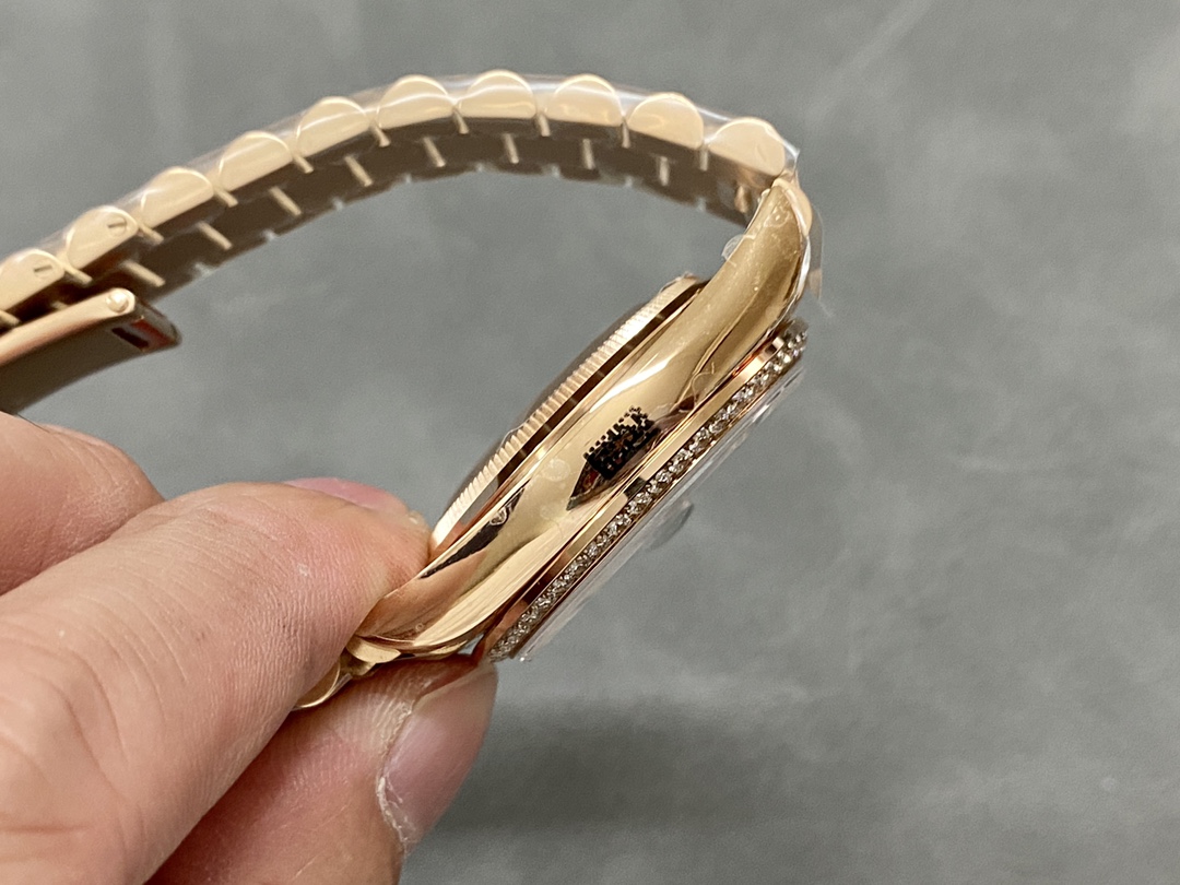 Rolex Day-Date 36 Rose Gold Turquoise Diamond-Set Roman Dial Diamond Bezel m128345rbr 0064