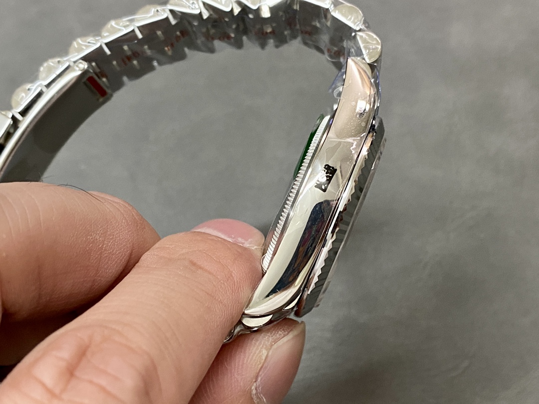 Rolex Datejust 126234 Fluted Bezel Aubergine Dial 36MM Unisex Replica Watch