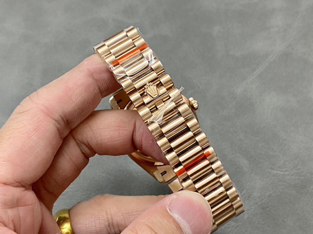 Rolex Day-Date 36 Rose Gold Turquoise Diamond-Set Roman Dial Diamond Bezel m128345rbr 0064