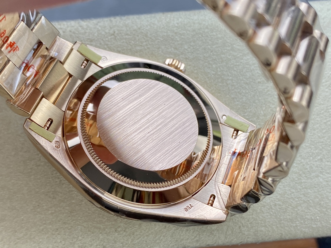 Rolex Day-Date 228235 Sundust Roman Numeral Dial Fluted Bezel 40mm Mens Replica Watch