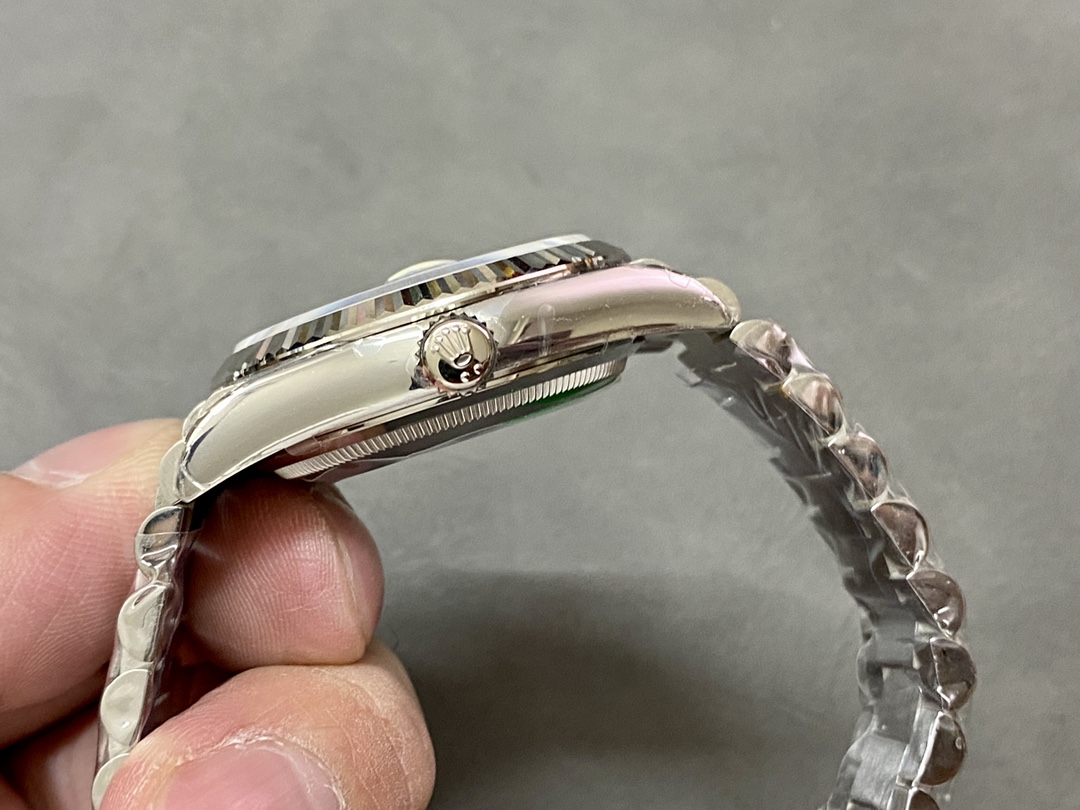 Rolex Day Date 36mm Platinum White Gold Silver Index 128236 0001