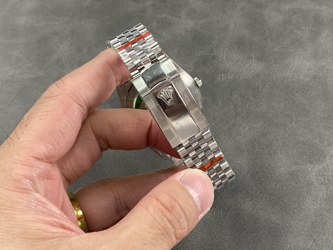 Rolex Datejust II 116334 Silver Diamond Dial 41mm Mens Replica Watch