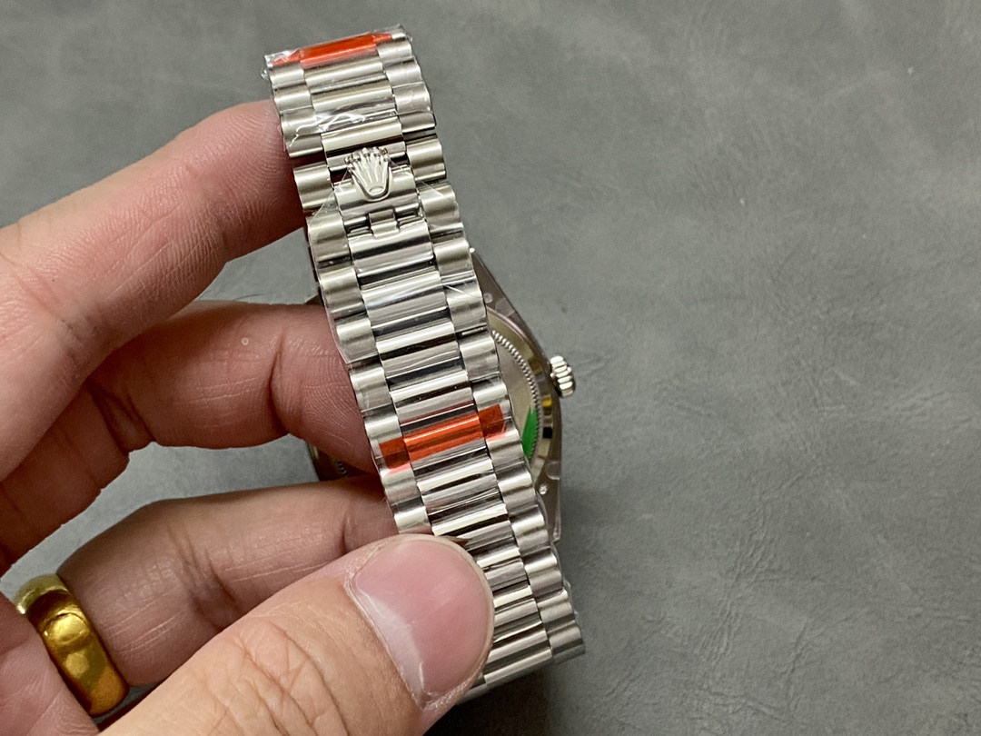 Rolex Day Date 36mm Platinum White Gold Silver Index 128236 0001