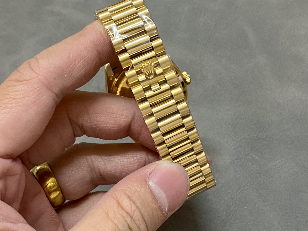 Rolex Day Date Sapphire Mirror Watch with 36mm Diameter Tiger's Eye Dial President