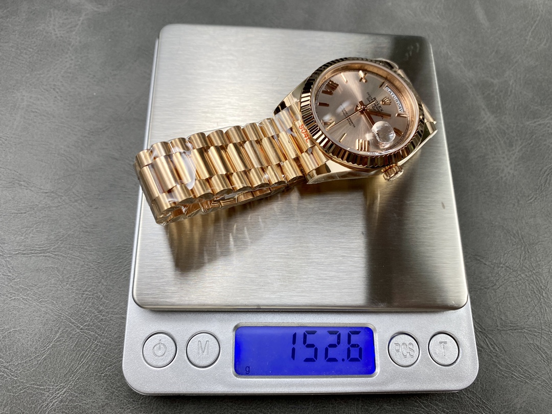 Rolex Day-Date 228235 Sundust Roman Numeral Dial Fluted Bezel 40mm Mens Replica Watch