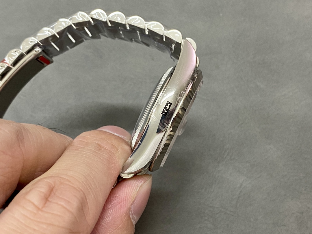 Rolex Day Date 36mm Platinum White Gold Silver Index 128236 0001