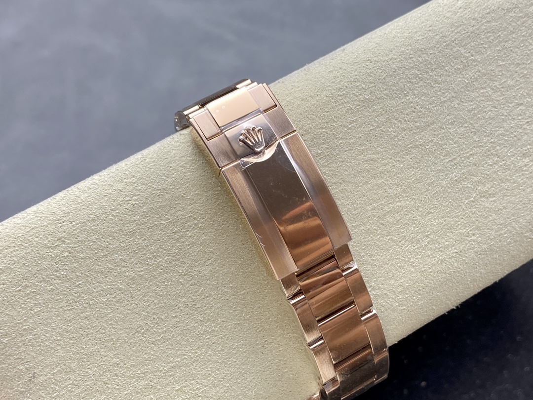 Rolex Cosmograph Daytona 40mm Black Sapphire Rainbow Dial 116595RBOW