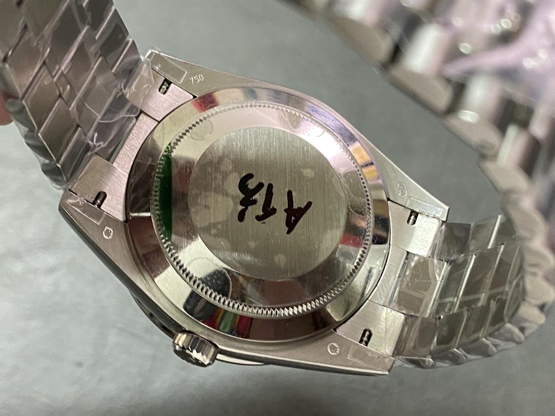 Rolex Day-Date 40 Platinum Arabic Numerals Green with Diamonds 228396tbr