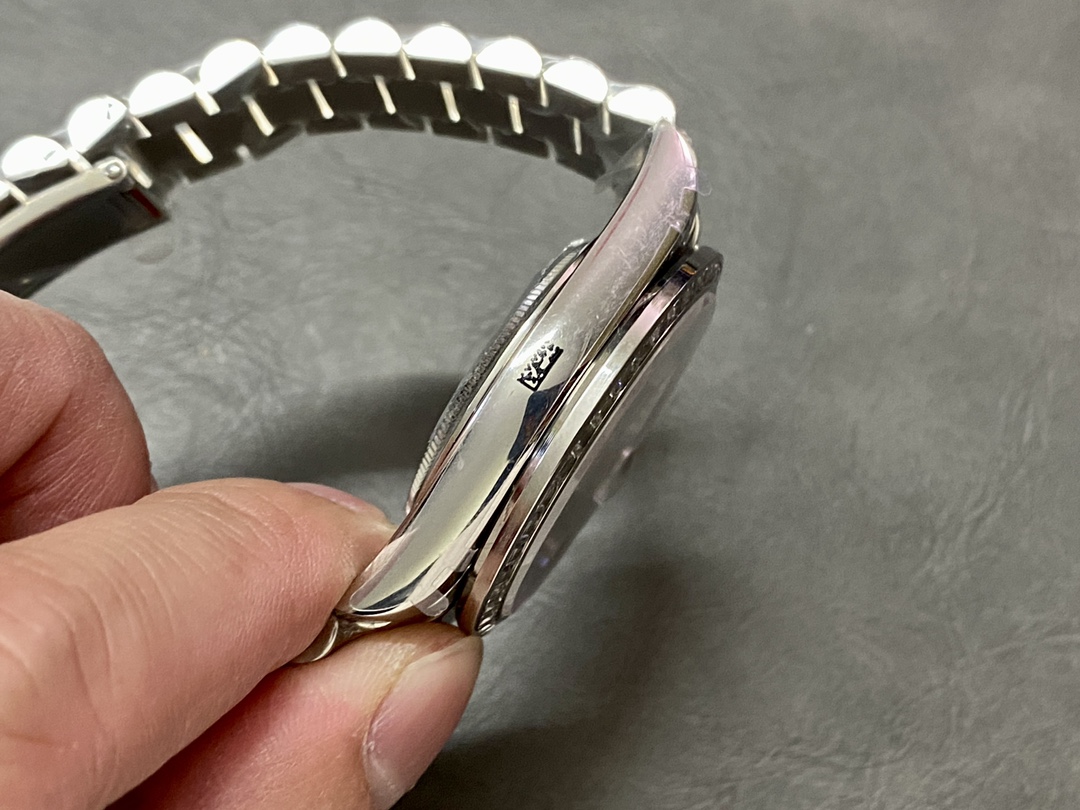 Rolex Day-Date 40 Platinum Arabic Numerals Green with Diamonds 228396tbr