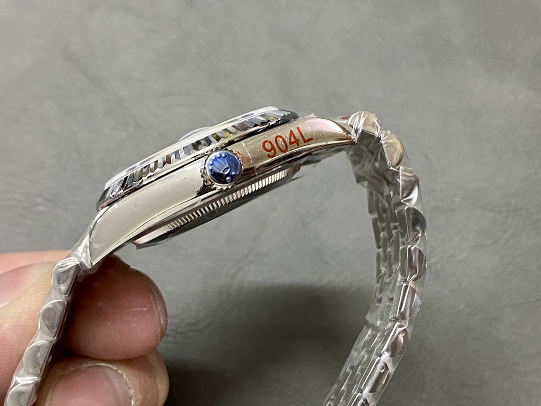 Rolex Datejust 116234 Stainless Steel Fluted Bezel Black Roman Dial 36mm Mens Replica Watch