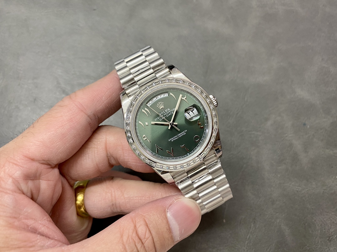 Rolex Day-Date 40 Platinum Arabic Numerals Green with Diamonds 228396tbr