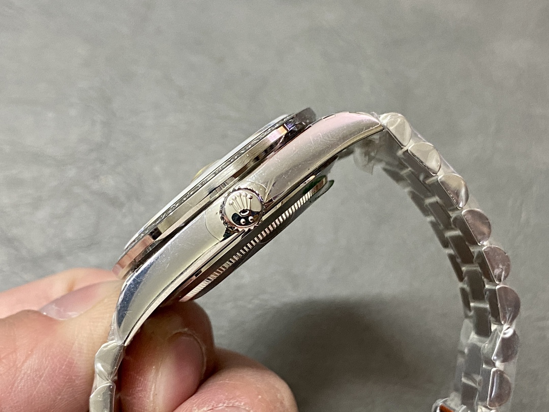 Rolex Day-Date 40 Platinum Arabic Numerals Green with Diamonds 228396tbr