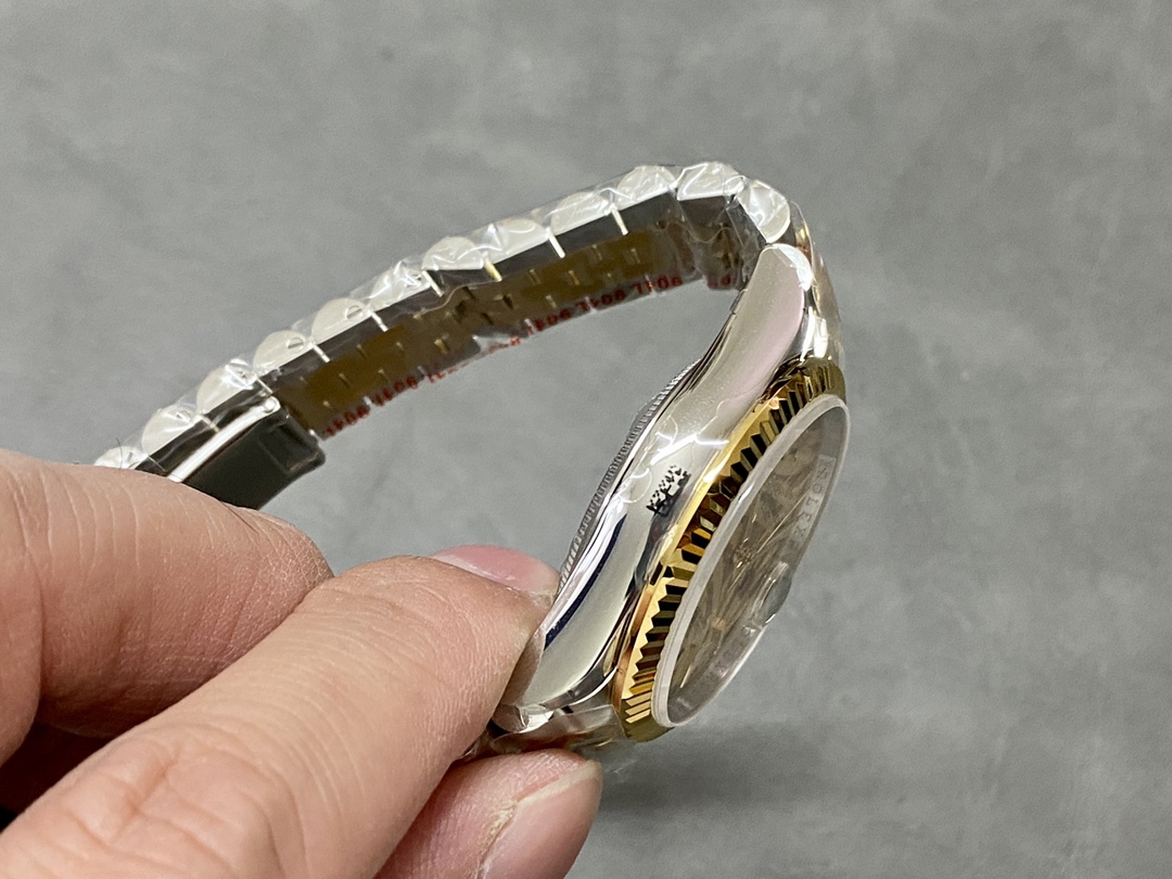 Rolex Datejust 126233 Golden Palm Motif Dial Fluted Bezel 36MM Unisex Replica Watch