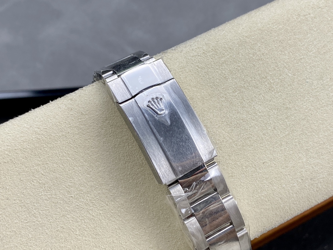 Rolex Datejust 41 Green Stick Dial Oyster m126300 0019 Men's Watch