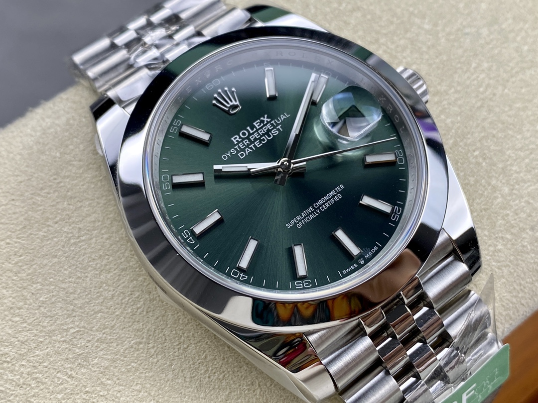 Rolex DateJust 41mm m126300 0020 Oystersteel Jubilee Mint Green Dial