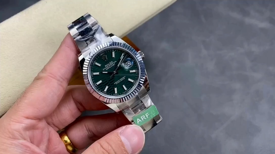 Rolex Datejust 126334 0029 Fluted Bezel Green Motif Dial 41MM Mens Replica Watch